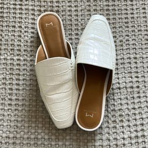 Marc Fisher womens snakeskin slides size 9